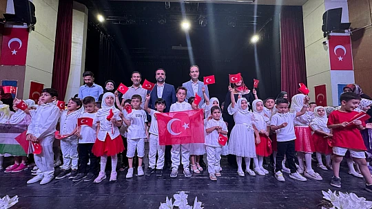 Kur'an Kursu Kapanış Programında Gazze'ye Selam