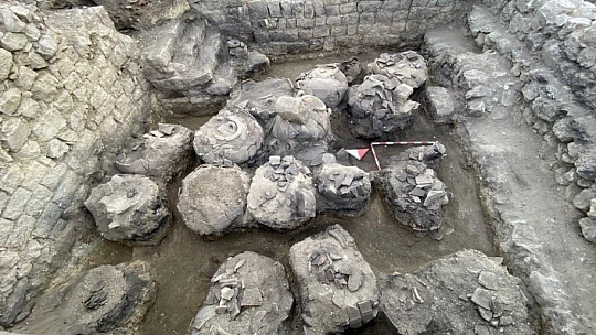 Üzerinde Hz. İsa tasviri bulunan 1300 yıllık ekmek keşfedildi