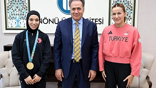 Şampiyon Sporcular, İnönü Üniversitesi'nde İlgiyle Karşılandı