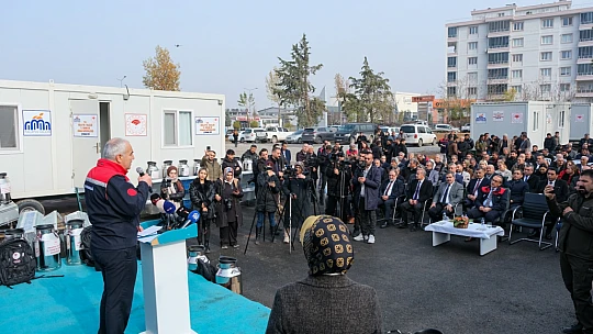 Başkan Bozkurt'tan 'Ulu Çınar' Raziye Teyze'ye Anlamlı Ziyaret