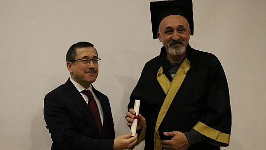 Tezsiz Yüksek Lisans Mezuniyet Töreni Düzenlendi