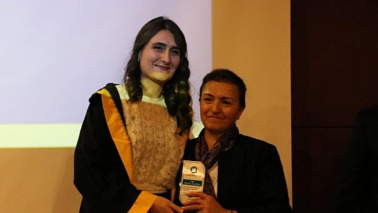 Tezsiz Yüksek Lisans Mezuniyet Töreni Düzenlendi