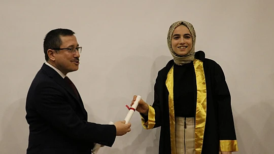 Tezsiz Yüksek Lisans Mezuniyet Töreni Düzenlendi