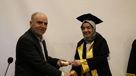 Tezsiz Yüksek Lisans Mezuniyet Töreni Düzenlendi