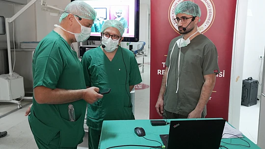 MEAH'ta 14 Ameliyat Canlı Yayında Gerçekleştirildi