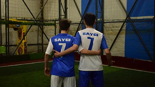 Özgür Filistin' adı altında ödüllü halı saha turnuvası düzenledi