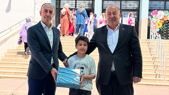 Arapgir'de Renkli Şenlik: Minikler Sahneye Çıktı, Veliler Yarıştı