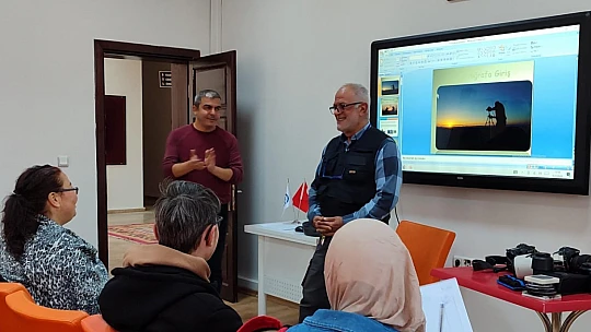 Işığı Yakalayın: Dijital Fotoğrafçılık Eğitimleri Başladı...