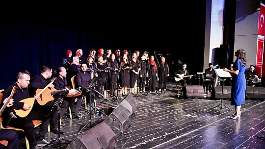 Malatyalı Kadınların İlk Konseri Alkışlarla Geçti