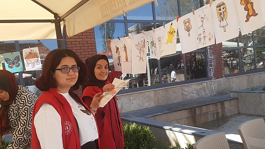 Pütürgeli Gençler Sanatlarını Sergiledi