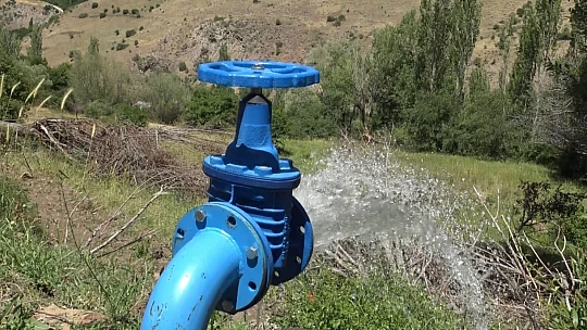 Malatya'da Çiftçiye Destek Sürüyor: Suya Yön, Toprağa Can