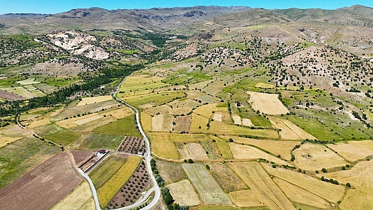 Malatya'da Çiftçiye Destek Sürüyor: Suya Yön, Toprağa Can
