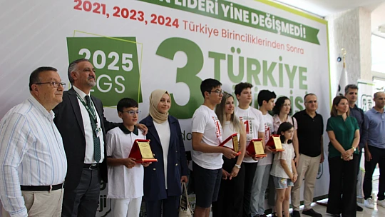 LGS 2025 Türkiye Birincileri Çamlıca Koleji'nden!