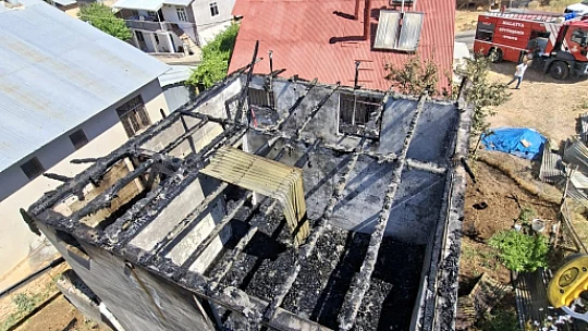 Arapgir'de Kırsal Alanda Çıkan Ev Yangını Korkuttu