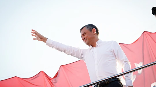 Özgür Özel: '75 Bin Kişi Hâlâ Konteynerde Yaşıyor'