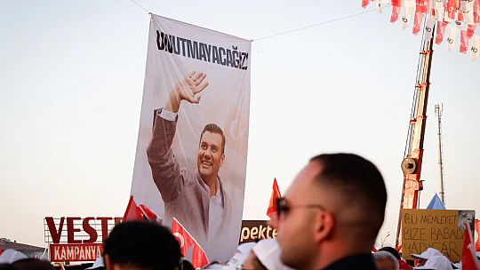 Özgür Özel: '75 Bin Kişi Hâlâ Konteynerde Yaşıyor'