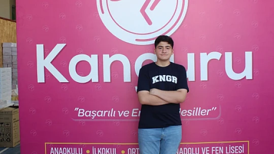 'Başarılı ve Erdemli Nesillerin Temsilcisi: Kanguru Eğitim Kurumları Öğrencisi 500 Tam Puanla Zirvede!'