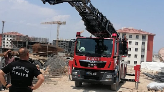 Kule Vinçte Bayıldı: 30 Metre Yüksekte Mahsur Kaldı!