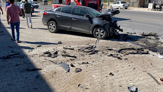Yeşilyurt'ta Feci Trafik Kazası: Araç İkiye Bölündü, 2 Yaralı