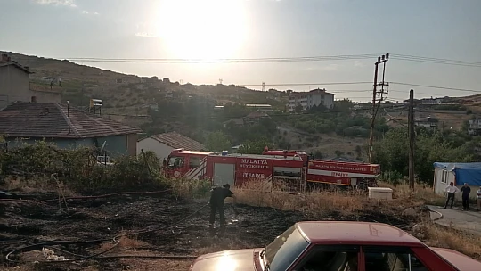 Malatya'da İki Ayrı Noktada Çıkan Bahçe Yangınları Söndürüldü