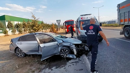 Malatya'da Havaalanı Yolunda Trafik Kazası: 2 Ağır Yaralı