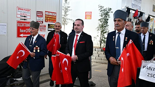 Karademir: 'Cumhuriyetimizin 102'nci Yılında Her Yer Kırmızı Beyaz Olsun'