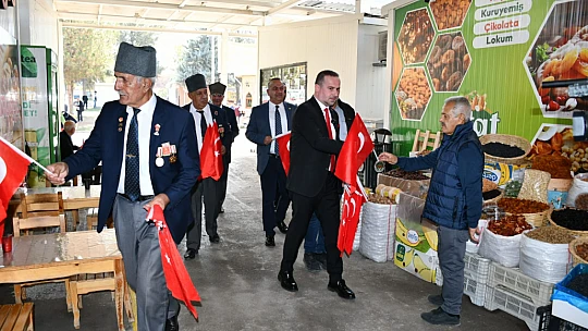 Karademir: 'Cumhuriyetimizin 102'nci Yılında Her Yer Kırmızı Beyaz Olsun'