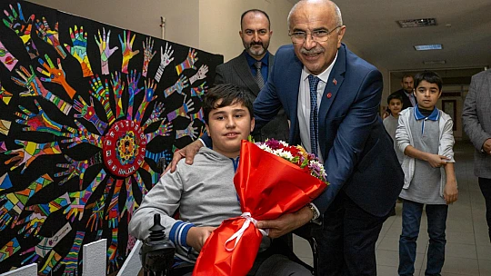 Karademir: 'Cumhuriyetimizin 102'nci Yılında Her Yer Kırmızı Beyaz Olsun'