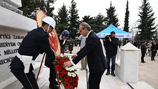 Şehitler İçin Tören Düzenlendi, Dualar Edildi