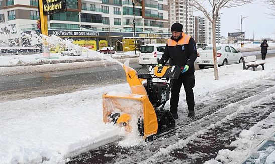 Sivas'ta Son 20 Yılın En Yoğun Karına Karşı Belediye 7/24 Sahada