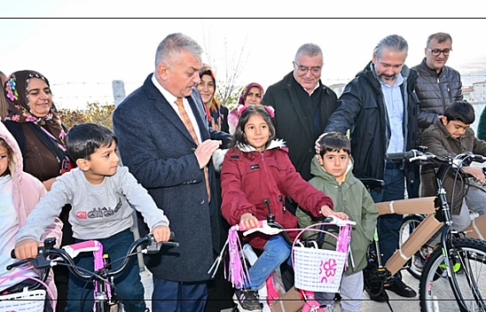 Deprem'in çocuklarına 600 adet bisiklet hediye edildi.