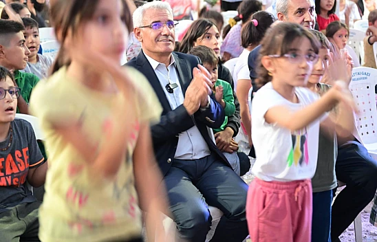 Güder: Sevgili çocuklar siz güler yüzlü olursanız bizde mutlu oluyoruz...