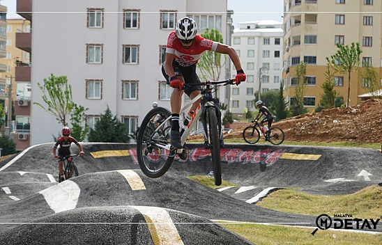 Kahramanmaraşlı Milli Pedallar Büyükşehir'in Parkurunda Piste Çıktı