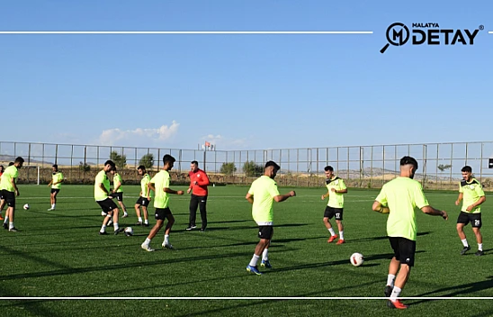 Malatya Arguvanspor Sahaya İndi...