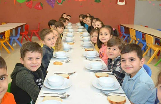Okul Öncesi Eğitimde Tüm Çocuklara Ücretsiz Yemek