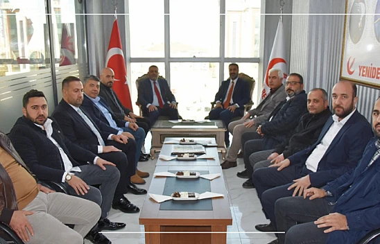 Sadıkoğlu: Tüm partilere eşit mesafedeyiz...