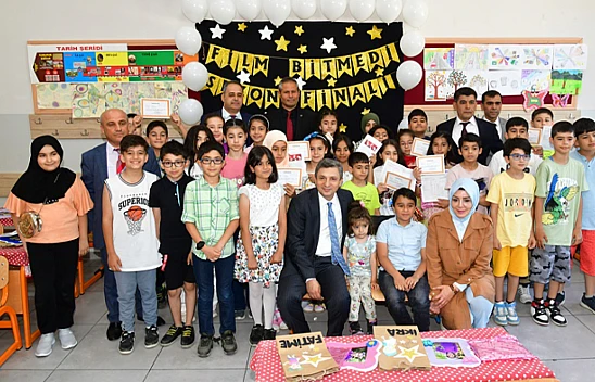 Vali Şahin, Öğrencilerin Karne Heyecanına Ortak Oldu