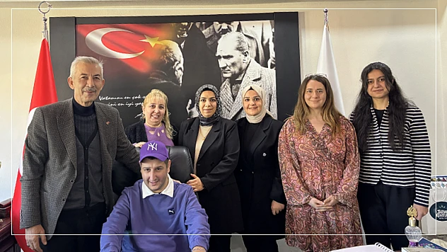 Başkan Cömertoğlu'ndan Özel Gereksinimli Bireye Anlamlı Jest