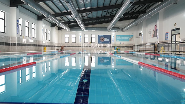 Battalgazi Belediyesi'nden 4 Yaş Grubuna Yüzme Eğitimi