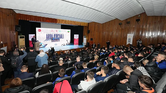 Camii Yalnızca Bir İbadethane Değil, Manevi ve Sosyal Bir Merkez