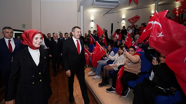 Cumhuriyetin Işığında Yetişen Genç Yetenekler Ödüllerini Aldı