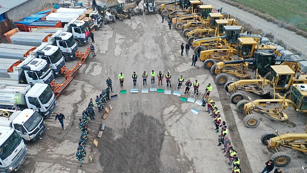 Elazığ'da Kar Mesaisi: 215 Personel Görevde