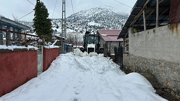 Kar Kalınlığı 60 Santimetreyi Buldu, Ekipler Alarmda