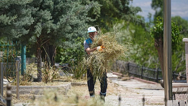 Karababa ve Alibaba Mezarlıkları Temizlendi, Ziyaretçilere Hazır