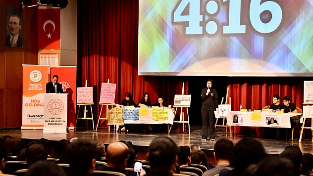 Yeşilyurt'ta Münazara Heyecanı: Gençler Fikirleriyle Yarıştı