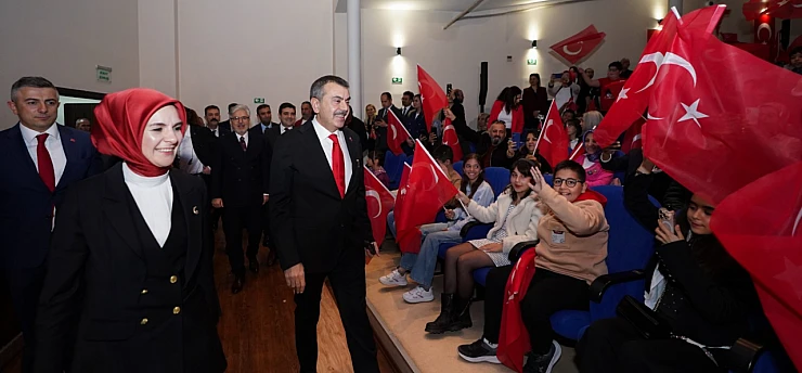 Cumhuriyetin Işığında Yetişen Genç Yetenekler Ödüllerini Aldı