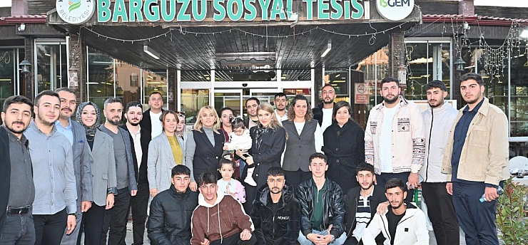 Ölmeztoprak: 'Gençlerimiz bugünün de öncüsü'