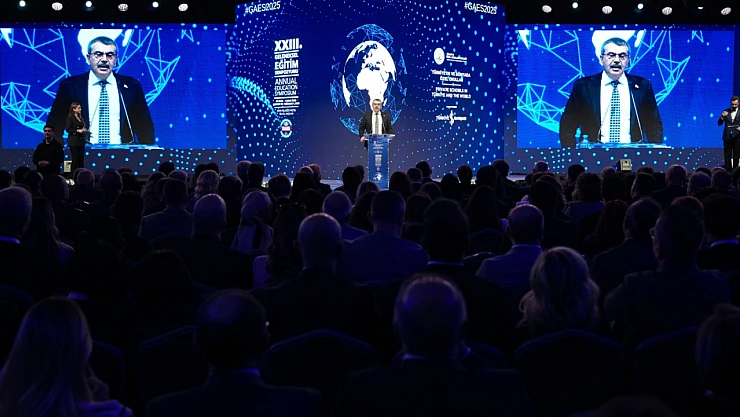 Bakan Tekin, Antalya Eğitim Sempozyumu'na Katıldı