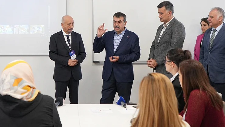 Bakan Tekin'den ODTÜ'deki Zekâ ve Yetenek Kongresi'ne Ziyaret