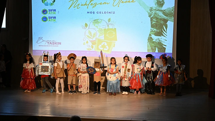 Battalgazi'de Minikler Geri Dönüşüm Kostümleriyle Sahne Aldı!
